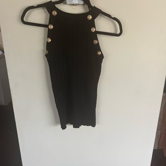 Size small cute fitted top with gold buttons - Picture 2 of 4